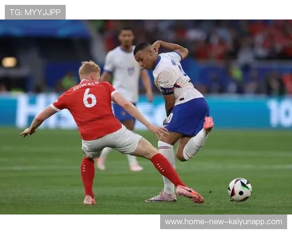 世界杯姆巴佩妙传换位为队友创造绝佳机会